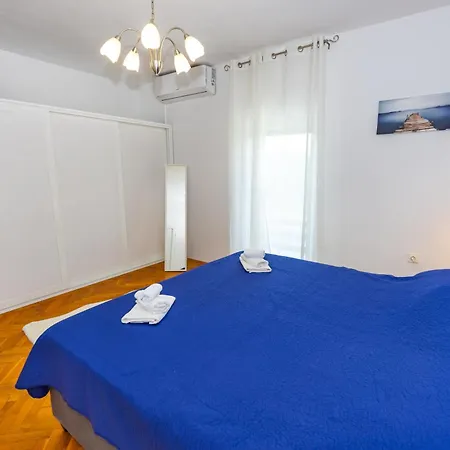 Haven House Near Drnis Vikendica *