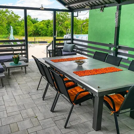 Vikendica Haven House Near Drnis