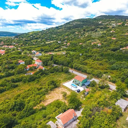 Holiday home Haven House Near Drnis Siveric