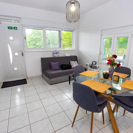 Haven House Near Drnis Vikendica Siveric