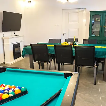 Haven House Near Drnis Vikendica *