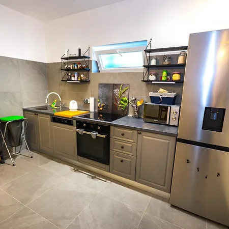 Haven House Near Drnis Vikendica Siveric