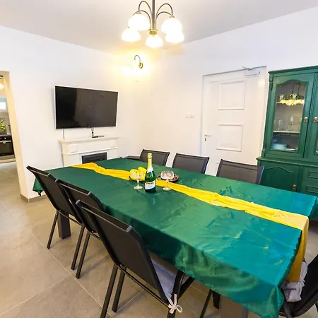 Vikendica Haven House Near Drnis