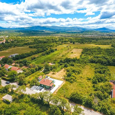 Vikendica Haven House Near Drnis