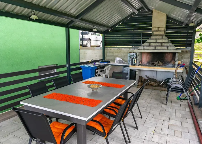 Haven House Near Drniš Vakantiehuis Siveric