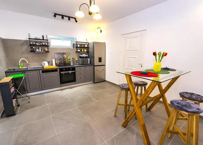 Haven House Near Drniš Siveric