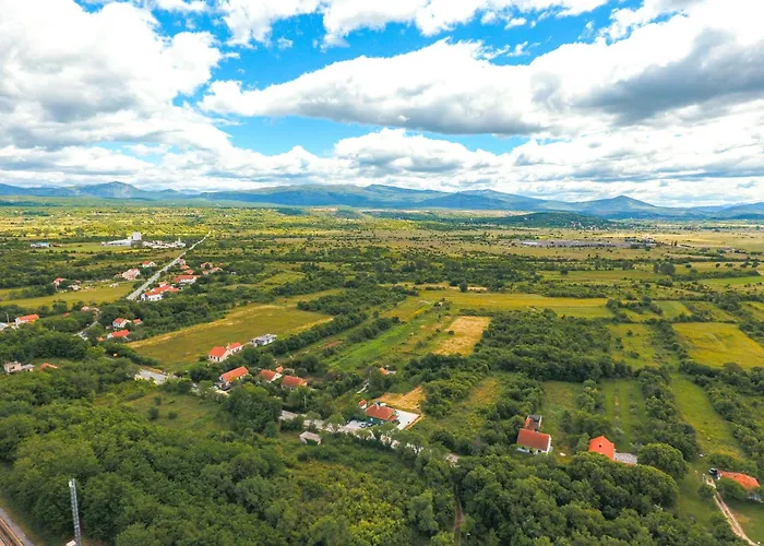 Haven House Near Drniš Siveric