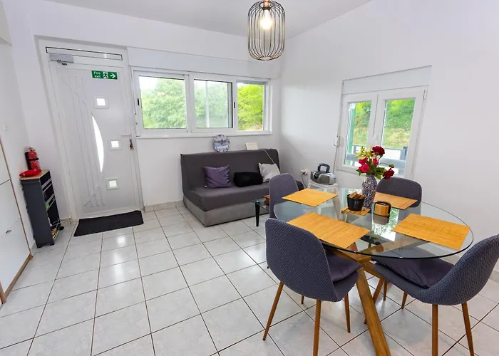 Haven House Near Drniš Vakantiehuis Siveric