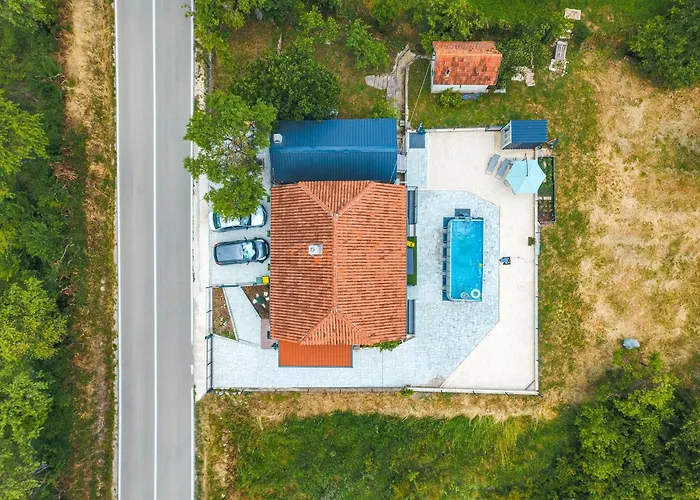 Haven House Near Drniš *